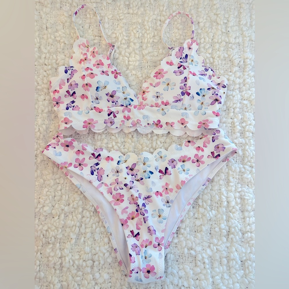 New / Never Worn with Sticker - Colorful Floral Bikini - Size M